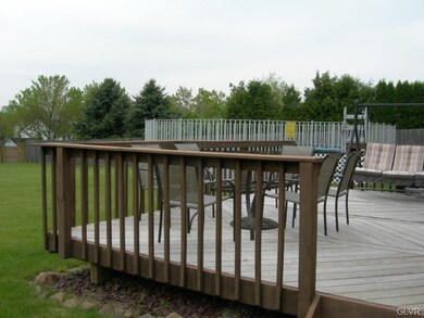 150 E 3rd St, Nazareth, PA 18064 - photo 4