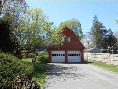 120 Atwater Rd, Springfield, MA 01107 - photo 2