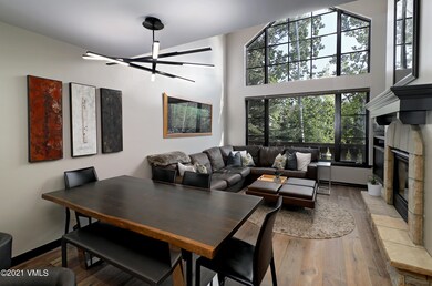 aspenwood_308_dining_living_2