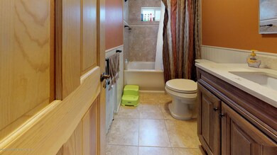 93 Gansevoort Blvd, Staten Island, NY 10314 - photo 4