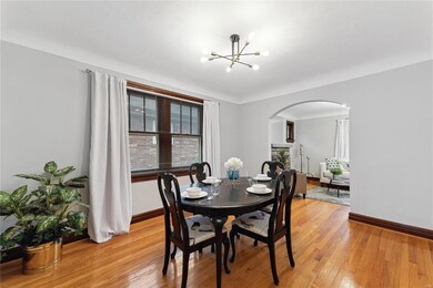 DINING - EVEN A LARGER TABLE COULD FIT THIS SPACE