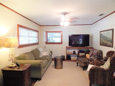 117 N Popp St, Nacogdoches, TX 75964 - photo 2