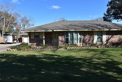 203 San Bernard St, Bay City, TX 77414 - photo 3