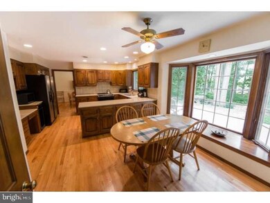 6370 Woodfern Dr, Emmaus, PA 18049 - photo 5