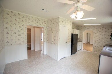 Kitchen/kitchen nook area