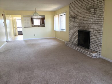 650 E Greenwich Ave unit 2-301, West Warwick, RI 02893 - photo 3