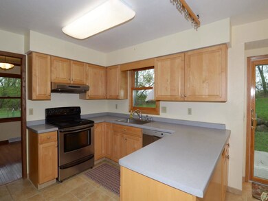 6185 Knollwood Dr, Oregon, WI 53575 - photo 3