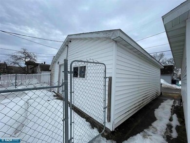 411 4th St SW, Chisholm, MN 55719 - photo 5