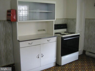 310 N Elizabeth St, Tamaqua, PA 18252 - photo 5