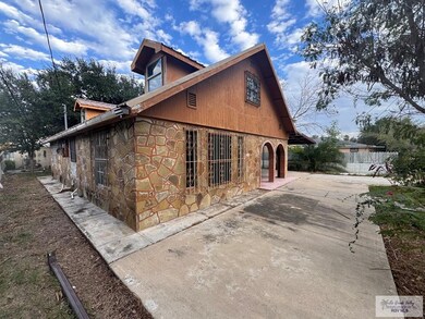 1306 N 12 Mile N, Roma, TX 78584 - photo 3