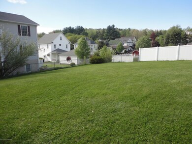 917 Dunmore St, Throop, PA 18512 - photo 4