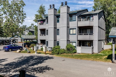 1631 Eastridge Dr 303-2