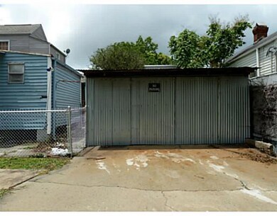 Parking Lot/Garage. Garage/Storage