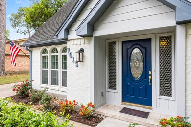 7015 Bent Branch Dr, Houston, TX 77088 - photo 2