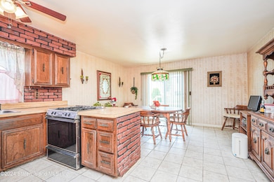 372 Montreal Ave, Staten Island, NY 10306 - photo 5