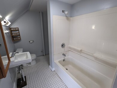 7 Green St unit 4, Claremont, NH 03743 - photo 4