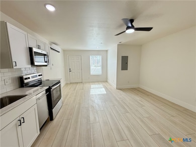 2204 W San Antonio St unit 6, New Braunfels, TX 78130 - photo 5