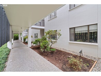 790 SE Webber St unit 104, Portland, OR 97202 - photo 4