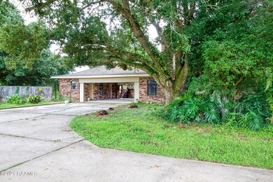Driveway/Garage
