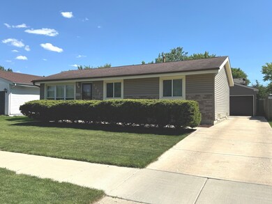 1277 Appletree Ln, Aurora, IL 60506 - photo 2