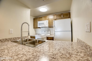 1600 N Wilmot Rd unit 327, Tucson, AZ 85712 - photo 4