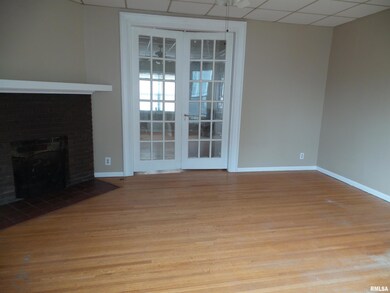 908 Bridge Ave, Davenport, IA 52803 - photo 4