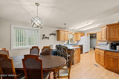 8809 Canter Ln-21