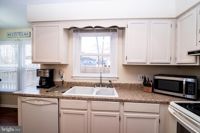 10803 Cobblestone Dr, Spotsylvania, VA 22553 - photo 5