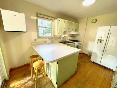 Breakfast counter seating!