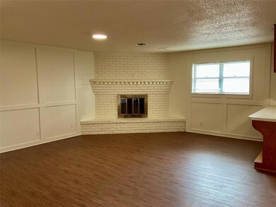 1028 Black St, Hurst, TX 76053 - photo 4