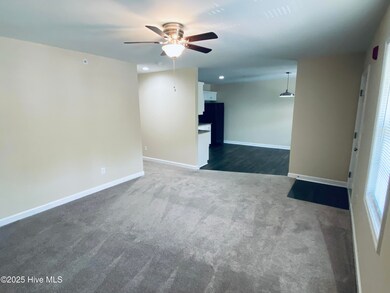 1150 Cross Creek Cir unit 11, Greenville, NC 27834 - photo 2