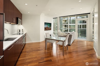 Bellevue Towers unit 2009, Bellevue, WA 98004 - photo 3