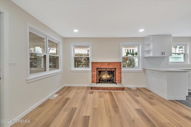 12-LIVING ROOM