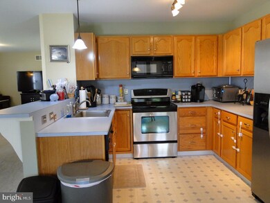 461 Berkshire Dr, Souderton, PA 18964 - photo 7