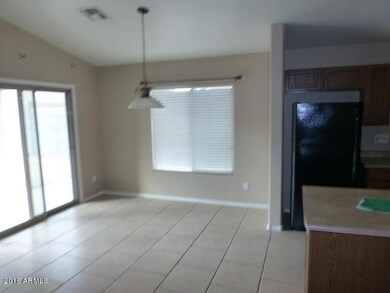 P1020153-dining area