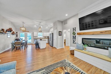 200 Stringer Ln, Mount Washington, KY 40047 - photo 5