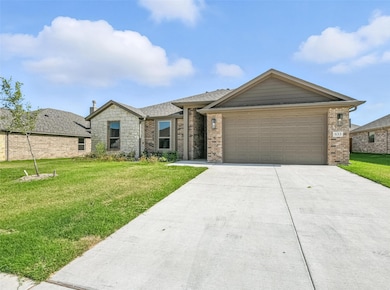 633 Mooney Dr, Saginaw, TX 76179 - photo 5