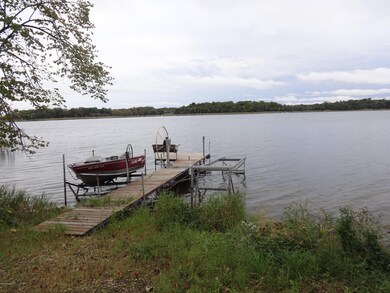 Level lakeshore