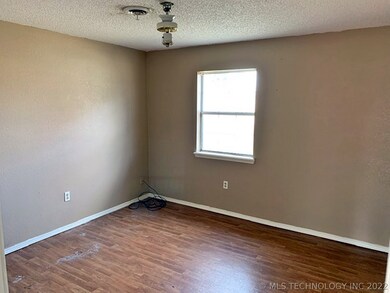 510 W Sequoyah St, Muldrow, OK 74948 - photo 5