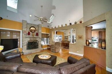 228 N Geneva Ave, Elmhurst, IL 60126 - photo 5