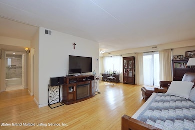 Elmwood Park Condominium II unit 3KK, Staten Island, NY 10314 - photo 4