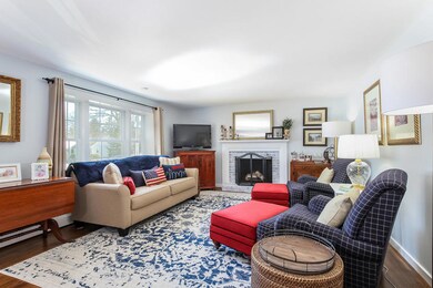 003-photo-living-room-6833621