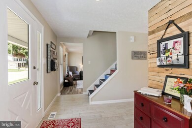 15009 Woodglen Ct, Dumfries, VA 22025 - photo 5