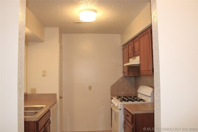 302 W Quantico St, Broken Arrow, OK 74011 - photo 4