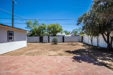 2037 N Mitchell St, Phoenix, AZ 85006 - photo 7