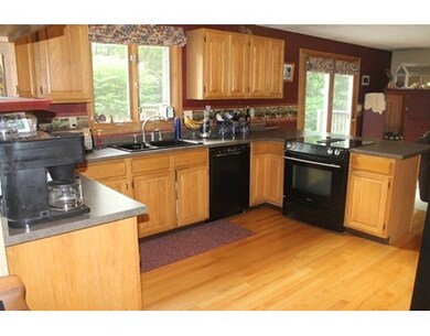 136 E Charlton Rd, Spencer, MA 01562 - photo 7