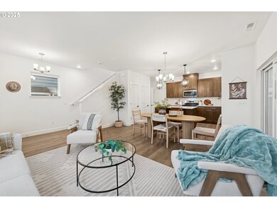 3327 SE Triumph Ave, Hillsboro, OR 97123 - photo 4