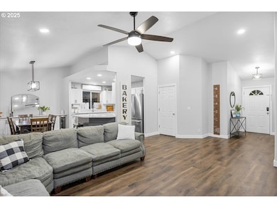 337 Arvilla Ct, Sutherlin, OR 97479 - photo 3