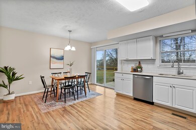 1182 Fairchild Ave, Hagerstown, MD 21742 - photo 6