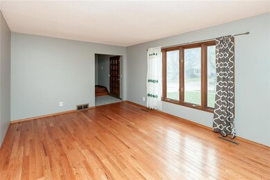 3317 Valdez Dr, Des Moines, IA 50310 - photo 6